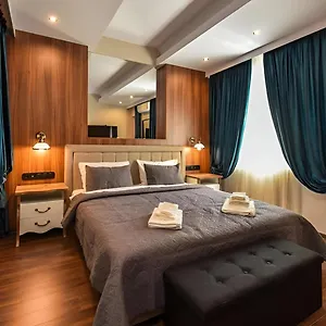 Palace Of Culture 2-bedroom Retreat On Skobelev Blvd Appartamento